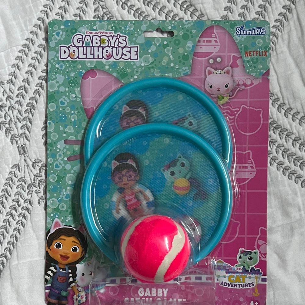 Gabby’s Dollhouse Pink and Blue Catch Game